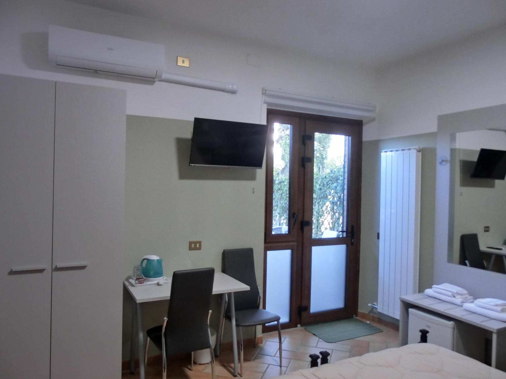 Agriturismo La Pietriccia เคียนเชียโนแตร์เม ภายนอก รูปภาพ